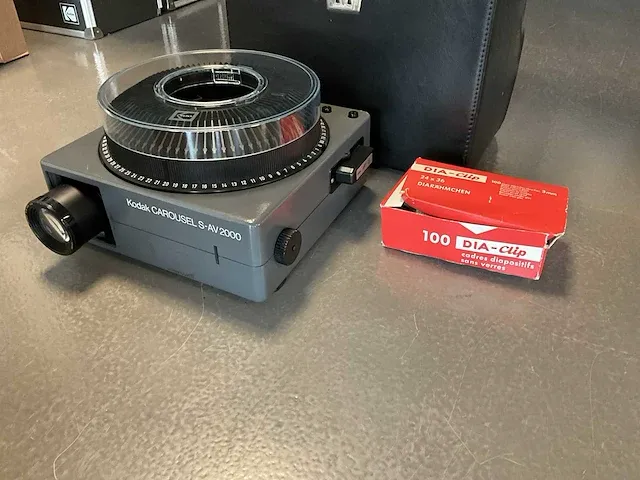 Kodak carousel s-av 2000 dia projector - afbeelding 1 van  9