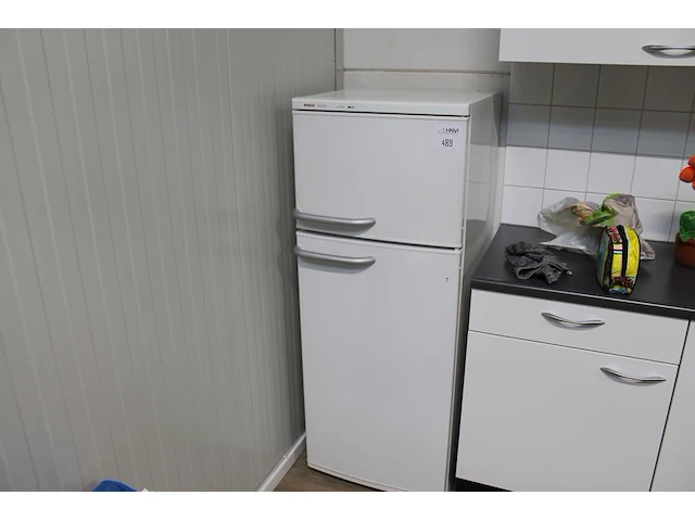 Koel- / vries-combinatie bosch. hoogte 140 cm. - afbeelding 1 van  2