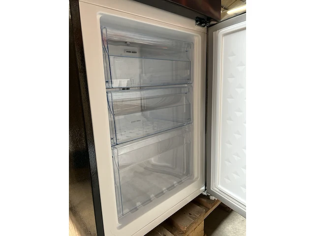 Koel-vriescombinatie 231 liter chiq, fbm228ne4de - afbeelding 2 van  10