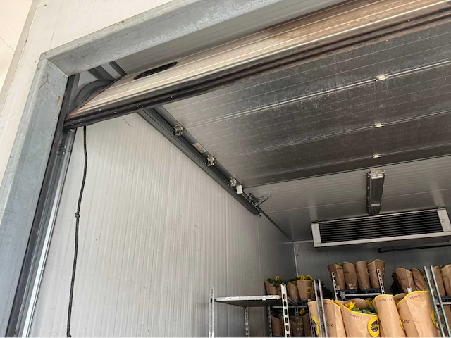 Koelcel met roldeur (3,41x6,00 mtr) (20m2) - afbeelding 9 van  10