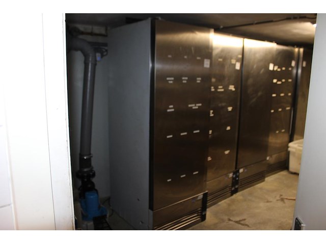 Koeling forster type ep700hu. afmeting 70 x 83 x 195 cm. staat in kelder en dient door uzelf naar boven get... - afbeelding 1 van  3