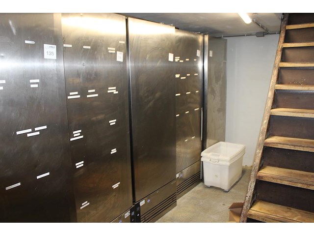 Koeling forster type ep700hu. afmeting 70 x 83 x 195 cm. staat in kelder en dient door uzelf naar boven get... - afbeelding 1 van  3