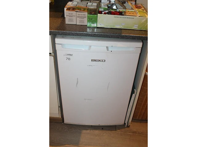 Koelkast beko 55 x 56 x 86 cm. - afbeelding 2 van  3