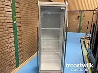 Koelkast in verrijdbaar frame