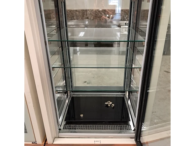 Koelvitrine/ gebaksvitrine, isa cristal tower - afbeelding 2 van  6