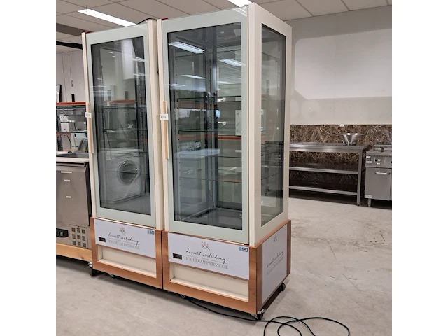 Koelvitrine/ gebaksvitrine, isa cristal tower - afbeelding 6 van  6