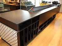 Koelvitrine met twee koelunits wiha en uitgiftebalie. vermoedelijk bouwjaar 2020. afmeting 367 x 95 x 125 cm. - afbeelding 3 van  6