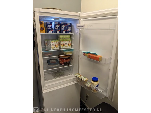 Koel/vriescombinatie beko, k54300h - afbeelding 3 van  8