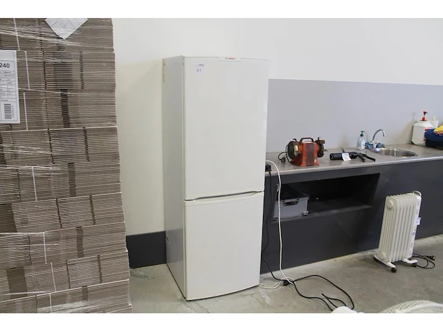 Koelvriescombinatie bosch kgv33voo 326 liter 59 x 60 x 170 cm. - afbeelding 1 van  4