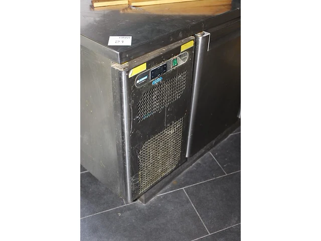 Koelwerkbank avinoc thryn met 3 deuren. afmeting 184 x 70 x 92 cm. - afbeelding 2 van  3