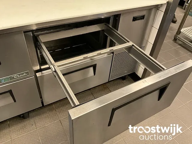 Koelwerkbank met ingebouwde saladiere - afbeelding 6 van  7