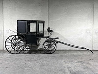 Koets berline klassieke paardenkoets - afbeelding 7 van  34