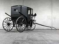 Koets berline klassieke paardenkoets - afbeelding 8 van  34