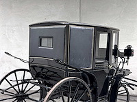 Koets berline klassieke paardenkoets - afbeelding 10 van  34