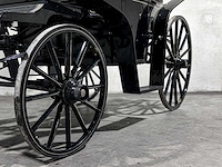 Koets berline klassieke paardenkoets - afbeelding 32 van  34