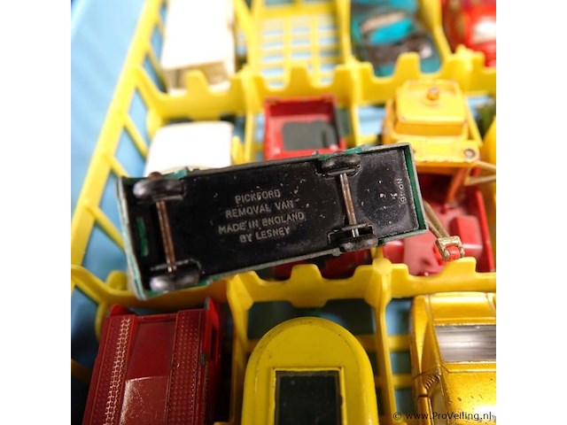 Koffer met vnl. lesney ney die-cast schaalmodellen - afbeelding 4 van  5