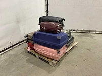 Koffers met onbekende inhoud - afbeelding 2 van  5