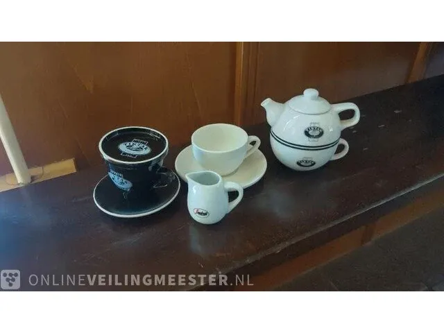 Koffie, thee en cappucinokoppen tiktak - afbeelding 1 van  2