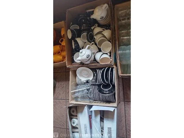 Koffie, thee en cappucinokoppen tiktak - afbeelding 2 van  2