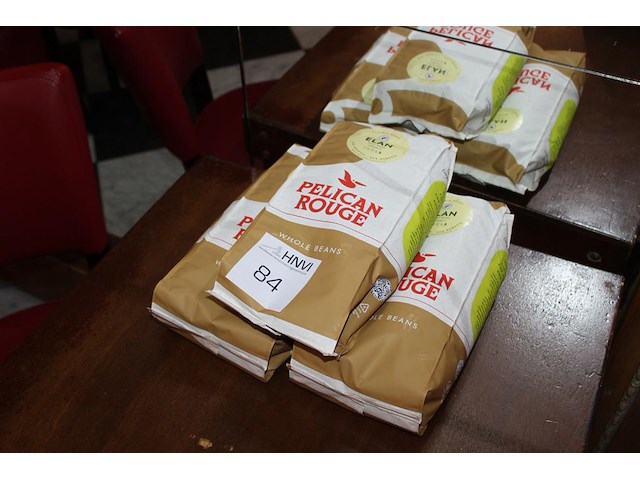 Koffiebonen in drie zakken pelican rouge elan. - afbeelding 2 van  2