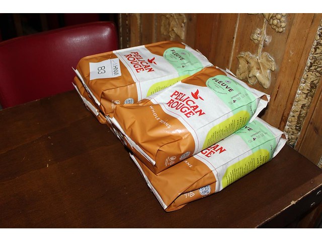 Koffiebonen in vijf zakken pelican rouge fleuve. - afbeelding 2 van  2