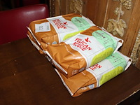 Koffiebonen in vijf zakken pelican rouge fleuve. - afbeelding 2 van  2