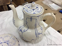 Koffiekan op bord + melkan blauw - afbeelding 3 van  4