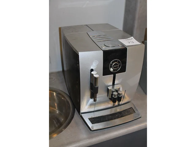 Koffiemachine jura impressa j9. let op! een drukknop is beschadigd. - afbeelding 2 van  4