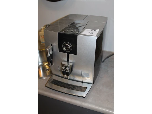 Koffiemachine jura impressa j9. let op! een drukknop is beschadigd. - afbeelding 3 van  4