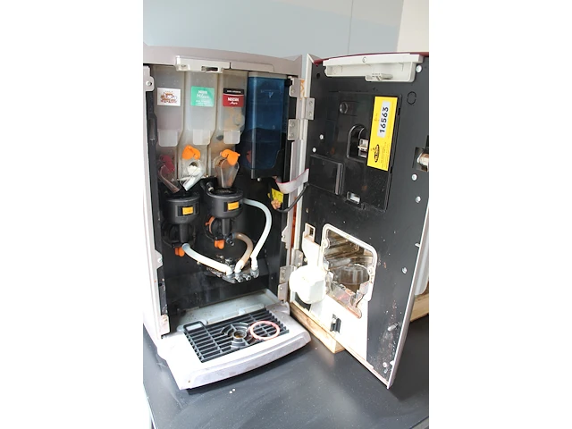 Koffiemachine vantienen alegria a630 nescafe t.top 01n. bouwjaar 2013. - afbeelding 7 van  8