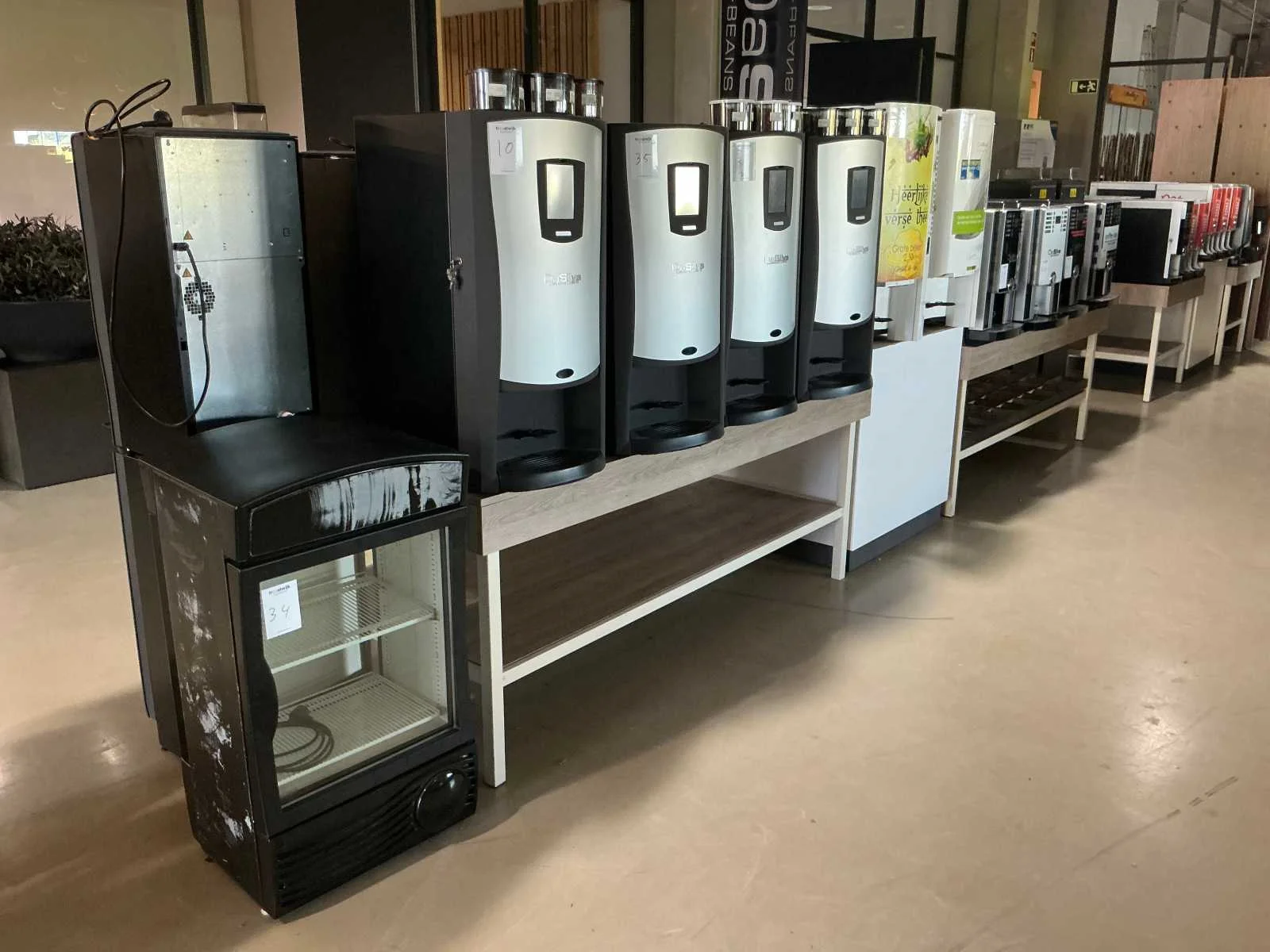 Koffiemachines en kantoormeubilair