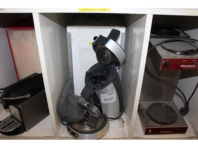 Koffiezetapparaat senseo in houten kist. - afbeelding 1 van  1