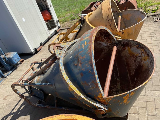 Koker betonkubel 600l - afbeelding 3 van  4