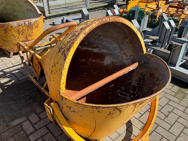Koker betonkubel 600l - afbeelding 4 van  7