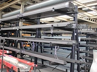 Kokers op vijf draagarmen waaronder 50 x 30, 35 x 20, 80 x 30 en 70 x 50 mm, totaal ruim 150 stuks - afbeelding 1 van  2