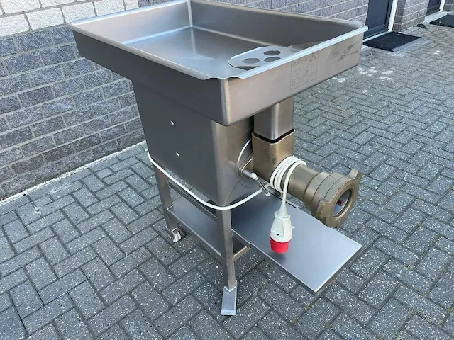 Kolbe - sw 100 - vleeswolf / gehaktmolen - afbeelding 1 van  3