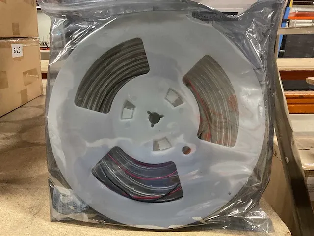 Koledo slimbright 300-ecl, 3000k, ip67, 5 mtr (50x) - afbeelding 1 van  3
