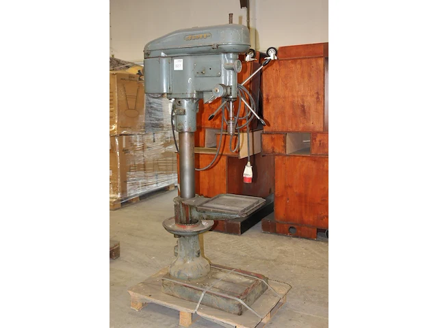 Kolomboor flopp type sb 23. machinenummer 91720. totale hoogte 190 cm - afbeelding 2 van  3