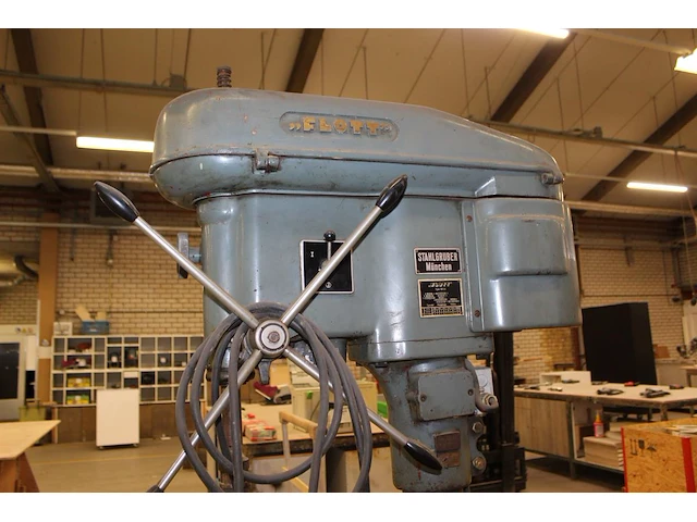 Kolomboor flopp type sb 23. machinenummer 91720. totale hoogte 190 cm - afbeelding 3 van  3