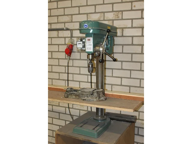Kolomboor king tnw 16. bouwjaar 1997. machine-uren 1084. met klem - afbeelding 2 van  3
