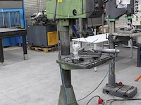 Kolomboormachine flott p40stg-fb met digitale aflezing en pneumatisch gestuurde machineklem. - afbeelding 3 van  6