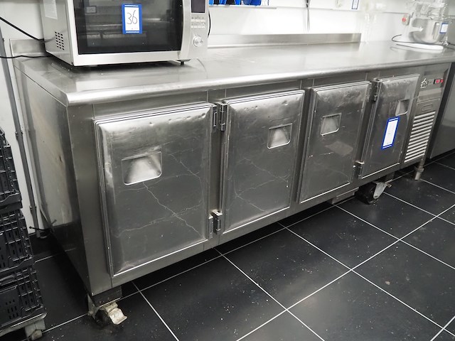 Koma - afbeelding 2 van  9