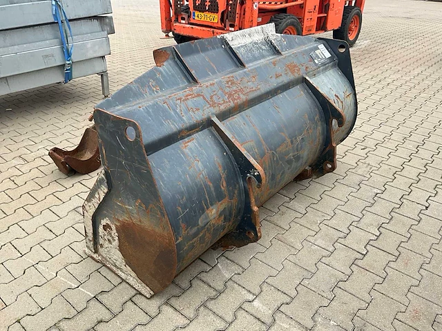 Komatsu 42u-70-32250 schepbak - afbeelding 2 van  7