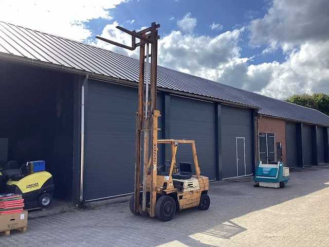Komatsu fd 25-7 vorkheftruck - afbeelding 1 van  17