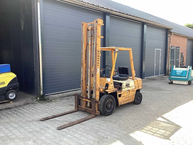 Komatsu fd 25-7 vorkheftruck - afbeelding 10 van  17