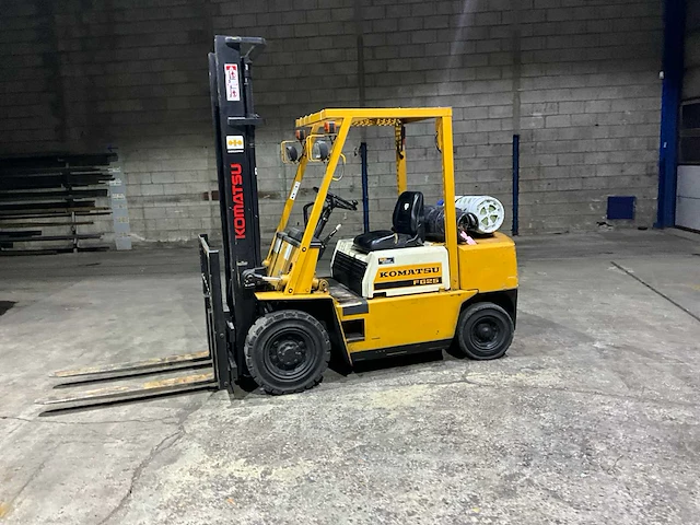 Komatsu fg25 vorkheftruck - afbeelding 1 van  7
