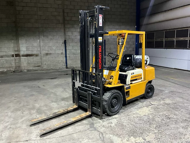 Komatsu fg25 vorkheftruck - afbeelding 2 van  7