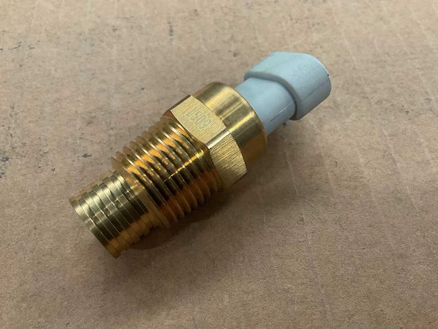 Komatsu thermostatic switch (2x) - afbeelding 4 van  6