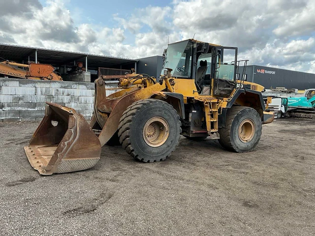Komatsu wa380 shovel - afbeelding 1 van  49