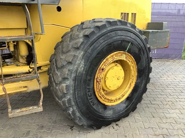 Komatsu wa420 shovel - afbeelding 11 van  22